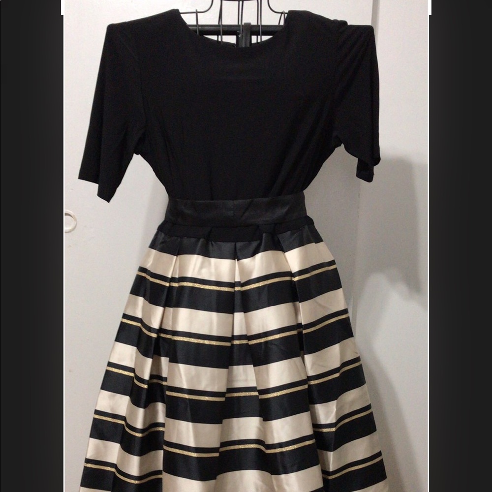 Black/Gold color